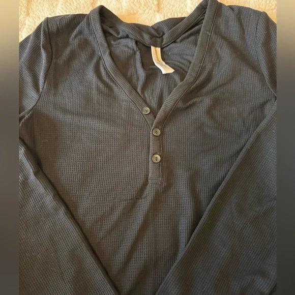 Athleta Charcoal Long Sleeve Top - Picture 2 of 3